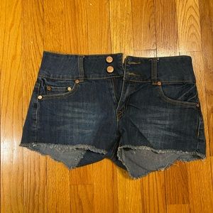 Refuge women’s 2 denim shorts